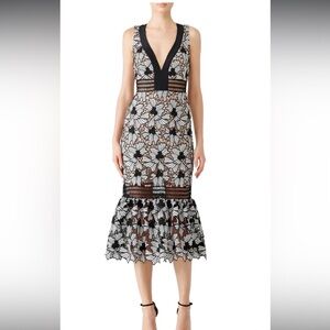 Nicole Miller👗White Floral Lace Ruffle Dress